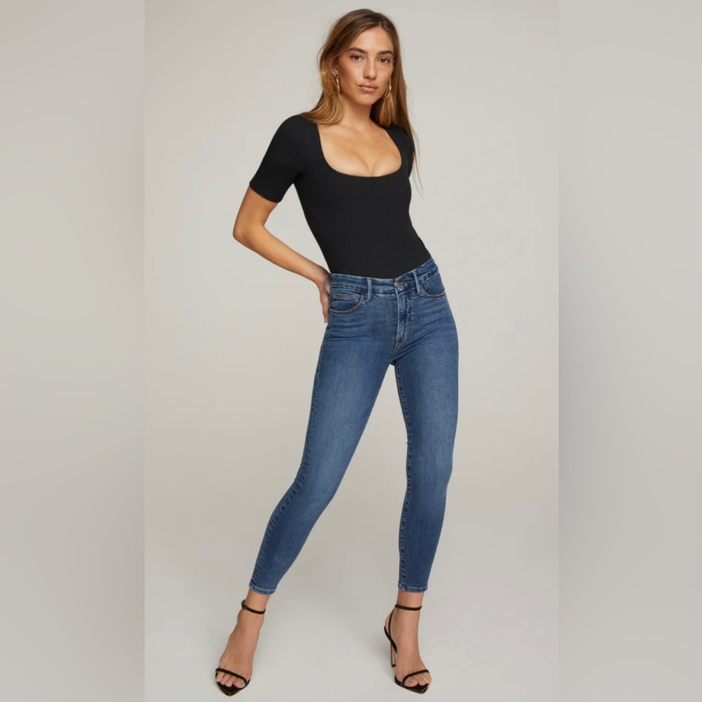 GOOD AMERICAN GOOD LEGS SKINNY
CROPPED JEANS Size 8/29 NWT